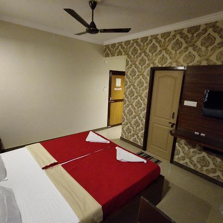 Vyavahar Lodge Удупі Екстер'єр фото