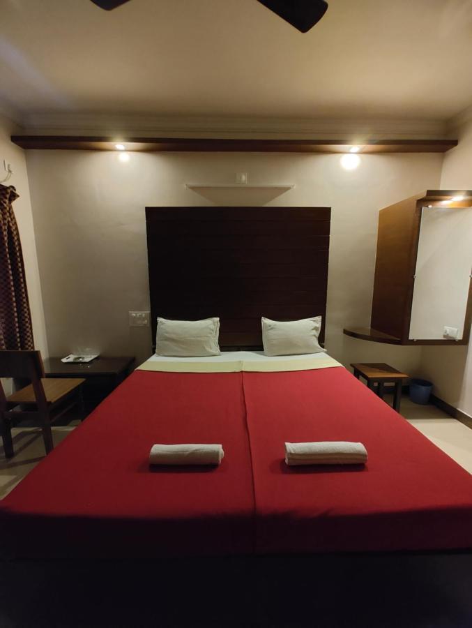 Vyavahar Lodge Удупі Екстер'єр фото